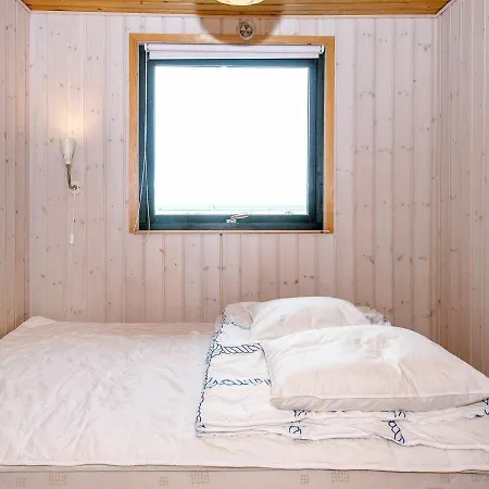 6 Person Holiday In Holiday home